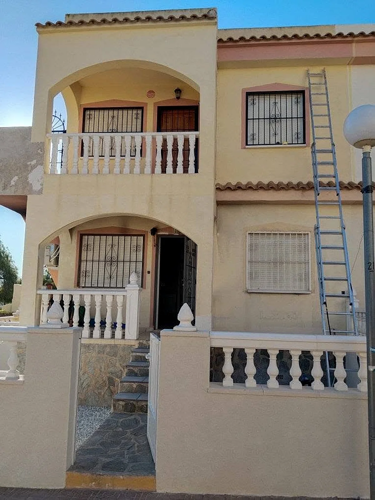 Pintura interior junto al Carrefour de Torrevieja — foto 7 de 14